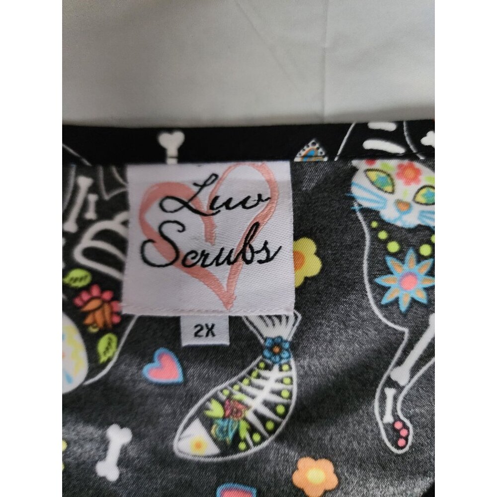 Luv Scrubs Women's Halloween Cartoon Print V-Neck Scrub Shirt Top Plus Size 2X - Picture 7 of 11